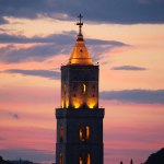 Magie di luci sul campanile della cattedrale di Matera