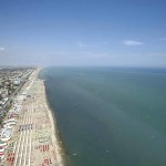 Riccione, veduta aerea spiaggia © Massimo Sestini